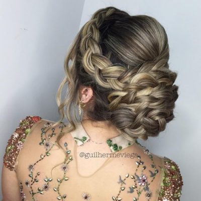 Show Off Your Beautiful Curls With These 29 Curly Updos