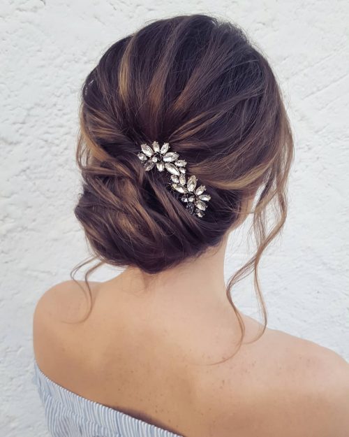 21 Super Quick and Easy Updos Anyone Can Do