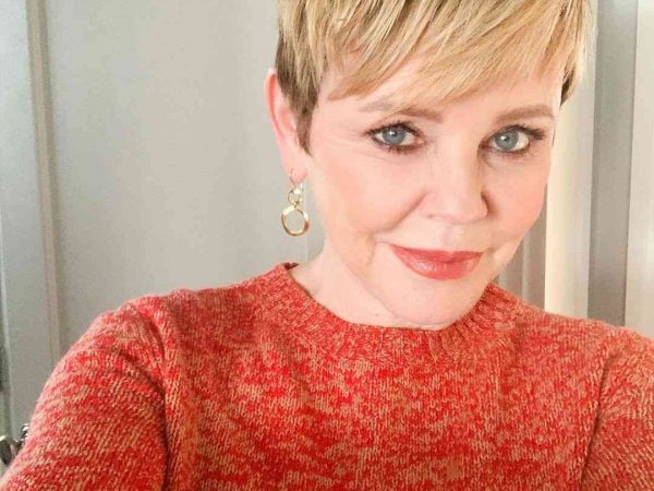 26 Best Short Haircuts for Women Over 60 to Look Younger in 2021