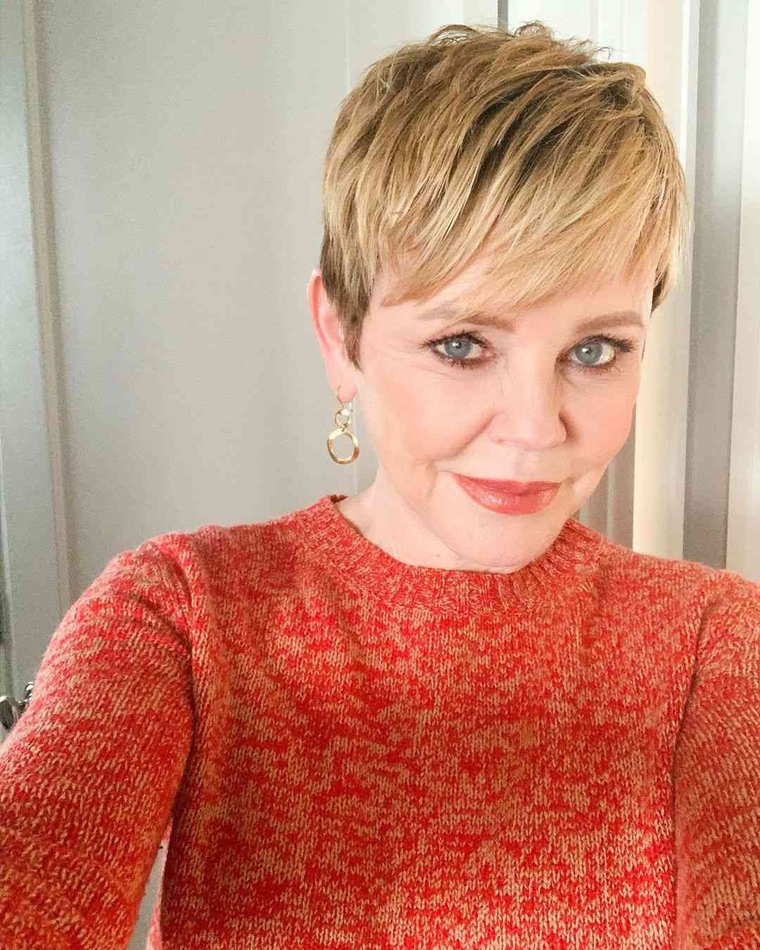 26 Best Short Haircuts for Women Over 60 to Look Younger in 2021