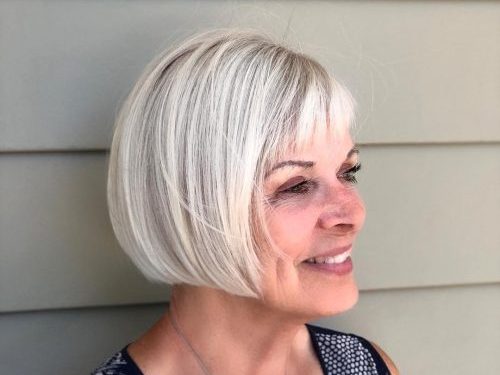 33 Youthful Hairstyles and Haircuts for Women Over 50