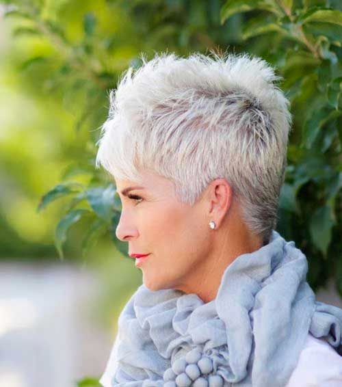 34 Flattering Short Haircuts for Older Women