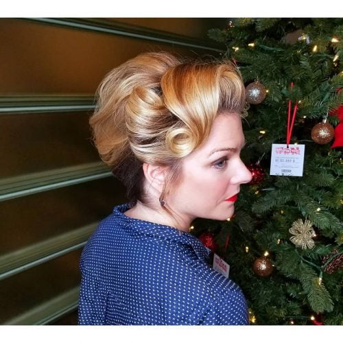 42 Pin Up Hairstyles That Scream “Retro Chic”