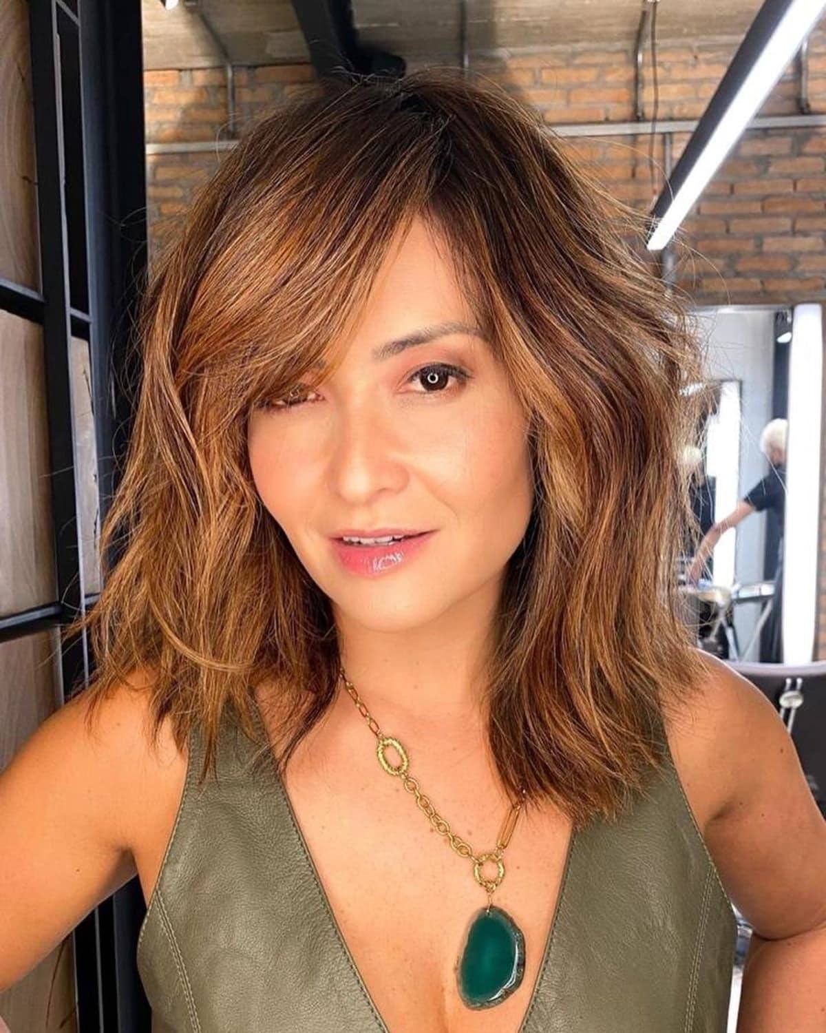 21 Coolest Long Choppy Bob Haircuts for That Beachy Lob Look