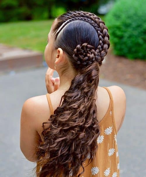 19 Cute &#038; Easy Hairstyles for Curly Hair Girls