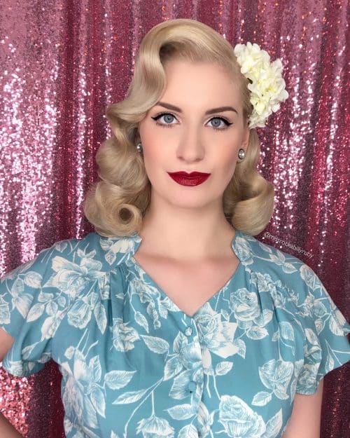 27 Foxy &#8217;60s Hairstyles That You Can Wear
