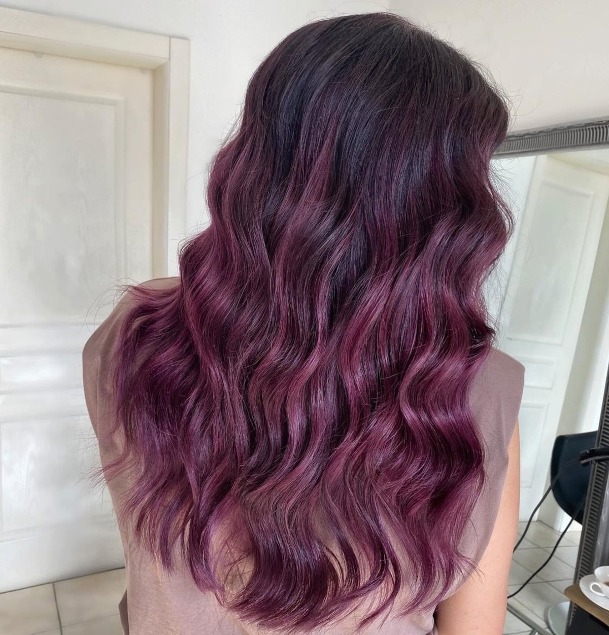 24 Jaw-Dropping Dark Burgundy Hair Colors You Have to See