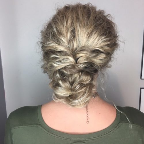 Show Off Your Beautiful Curls With These 29 Curly Updos