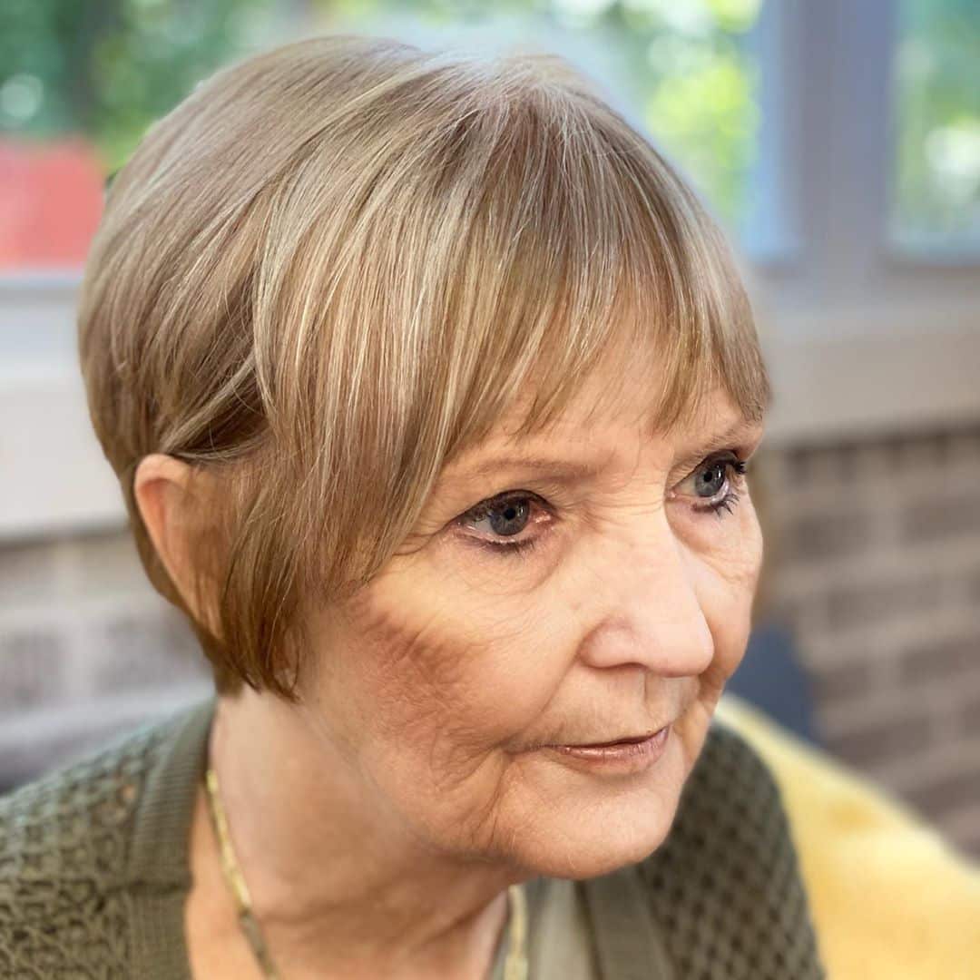 18 Modern Haircuts for Women Over 70 to Look Younger