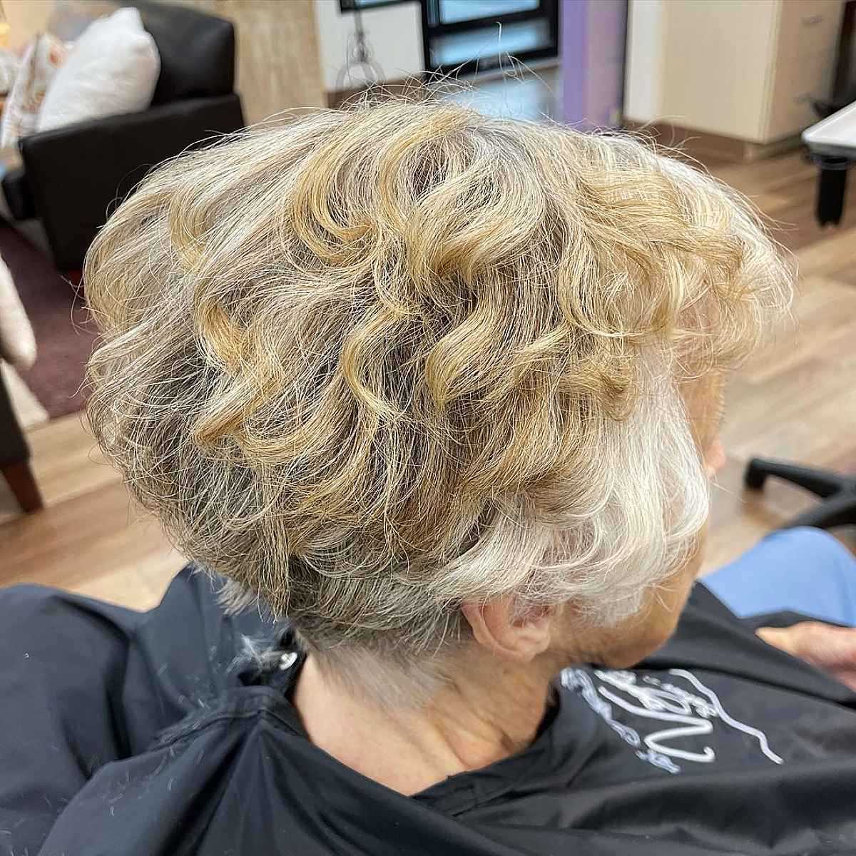 25 Stylish Wedge Haircuts for Women Over 60