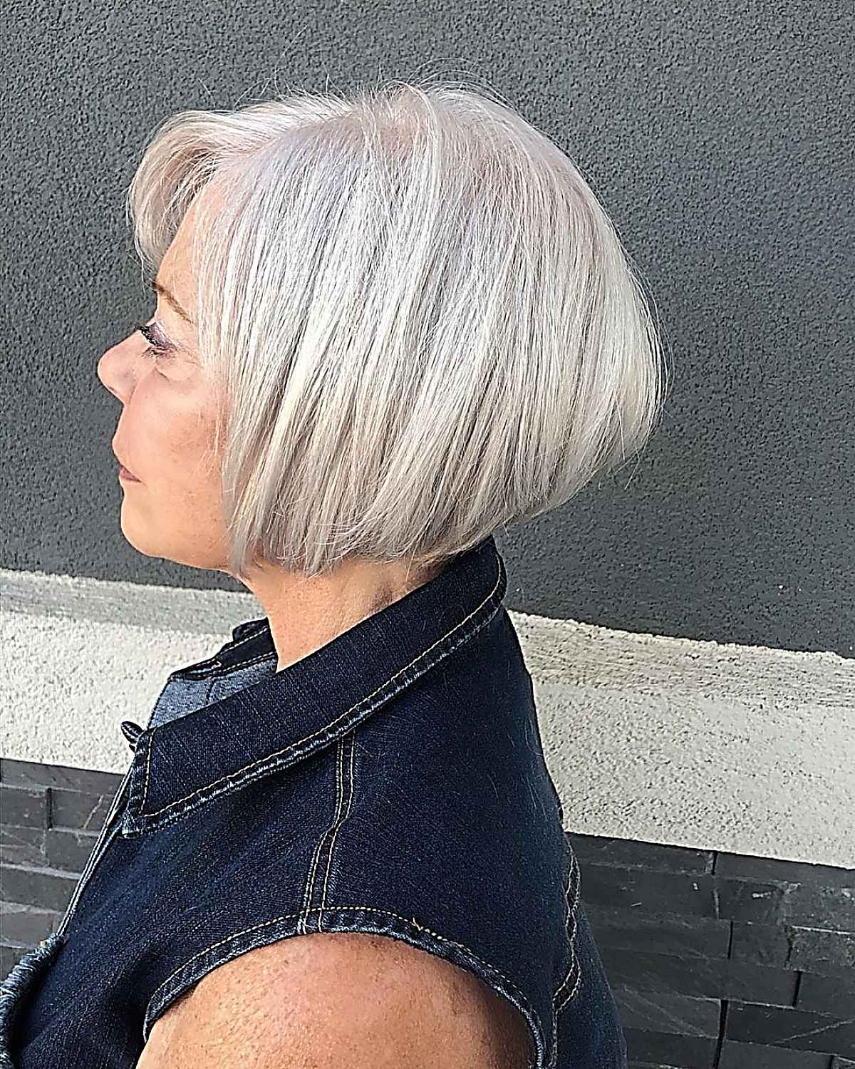 25 Stylish Wedge Haircuts for Women Over 60