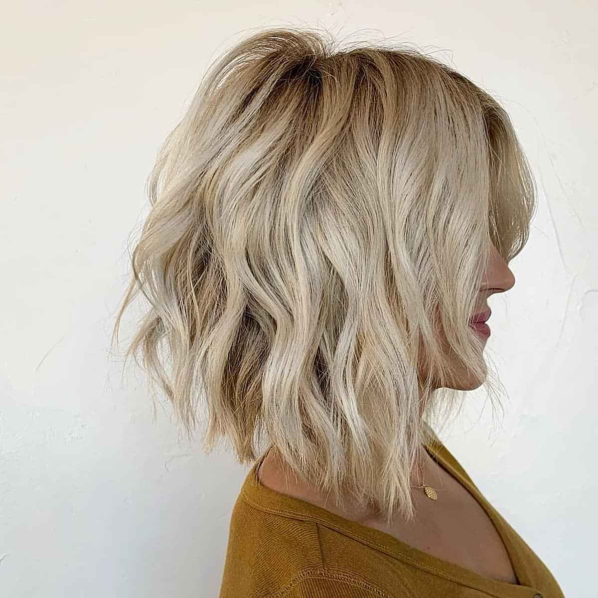 21 Short, Stacked Inverted Bob Haircut Ideas to Spice Up Your Style
