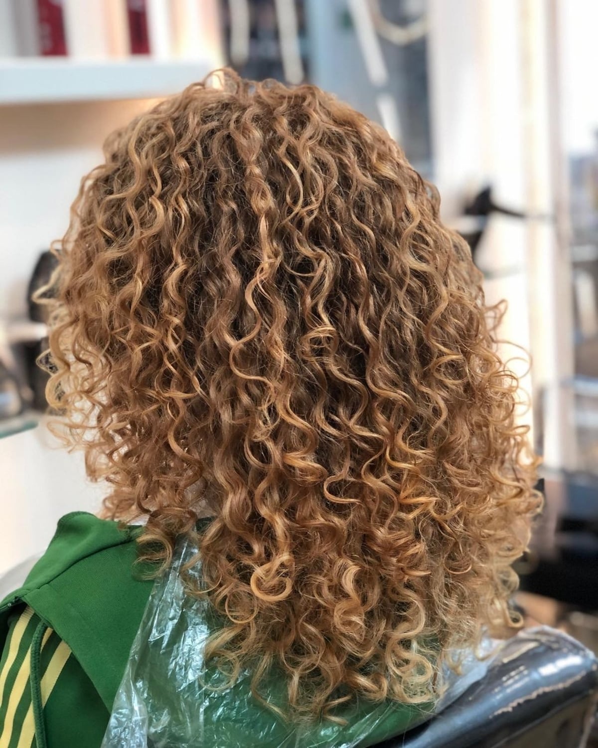 18 Best Black Hair with Red Highlights for Eye-Catching Contrast