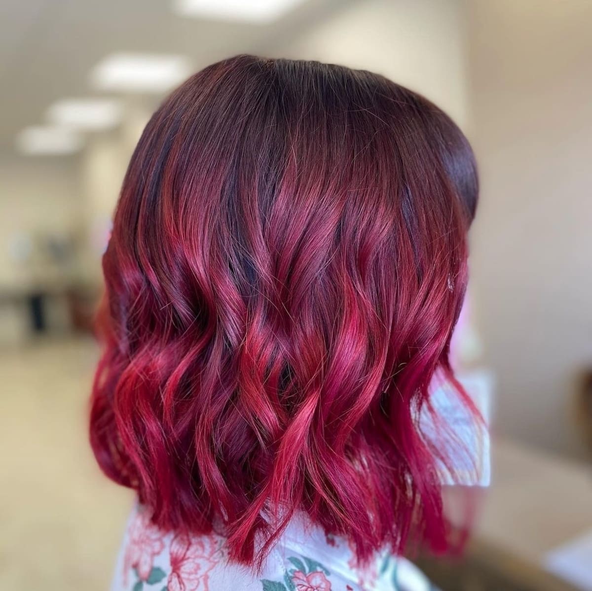 18 Best Black Hair with Red Highlights for Eye-Catching Contrast