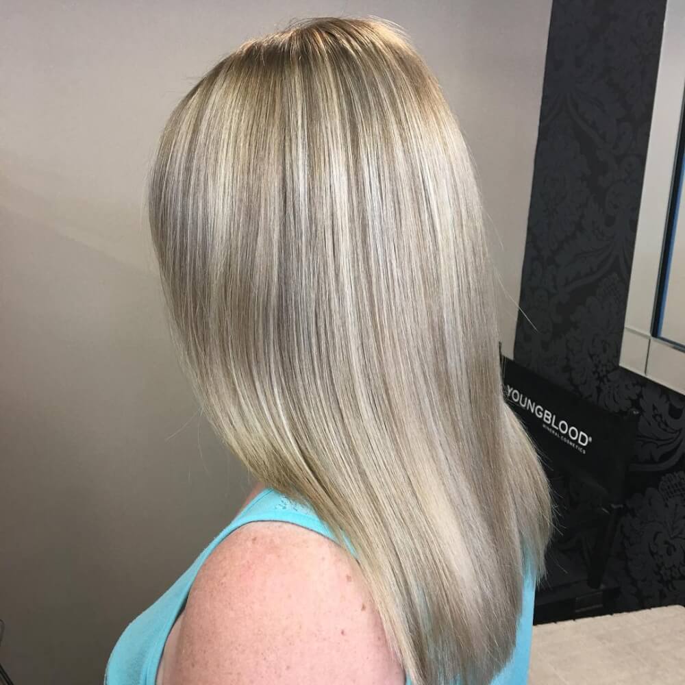 42 Stunning Blonde Highlights of 2021 &#8211; Platinum, Ash, Dirty, Honey, Dark