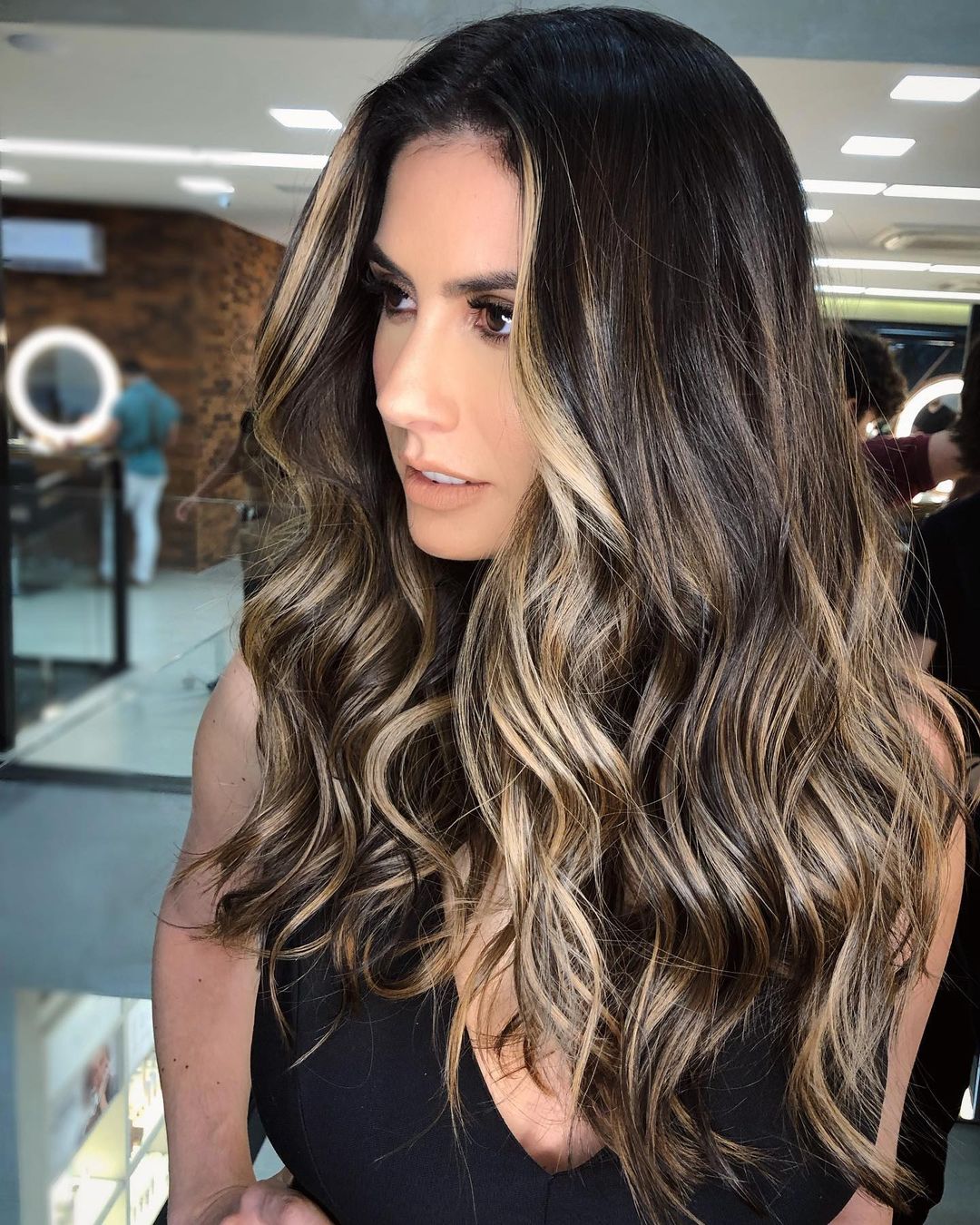 26 Hottest Black Hair with Highlights Trending in 2021