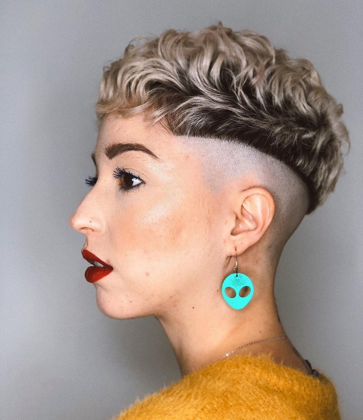 16 Modern Bowl Cut Haircut Ideas for Women.