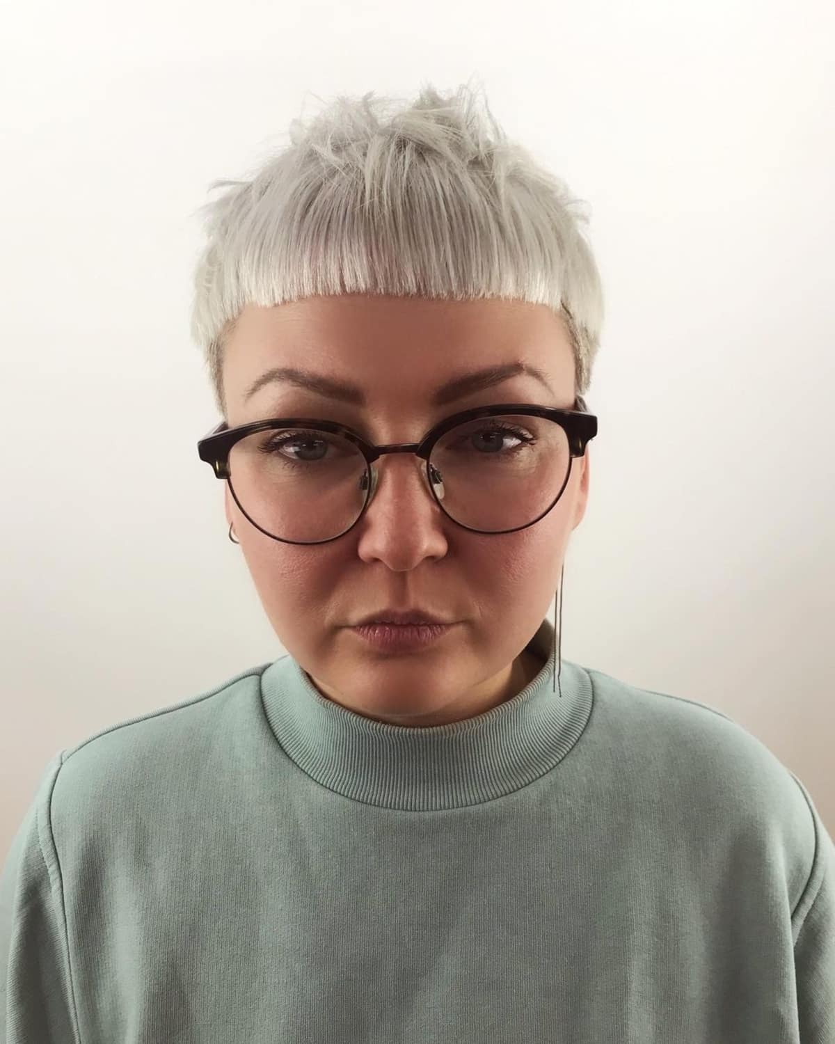 16 Modern Bowl Cut Haircut Ideas for Women
