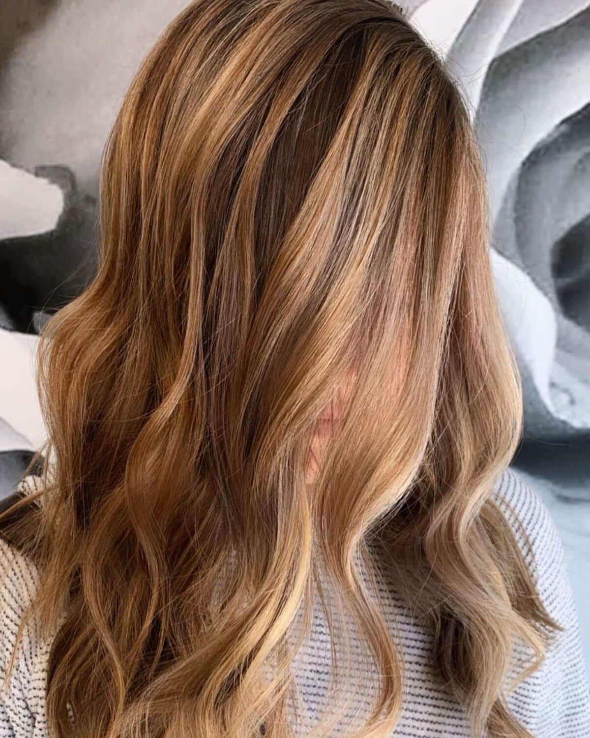 18 Best Ways to Get Light Blonde Highlights Right Now