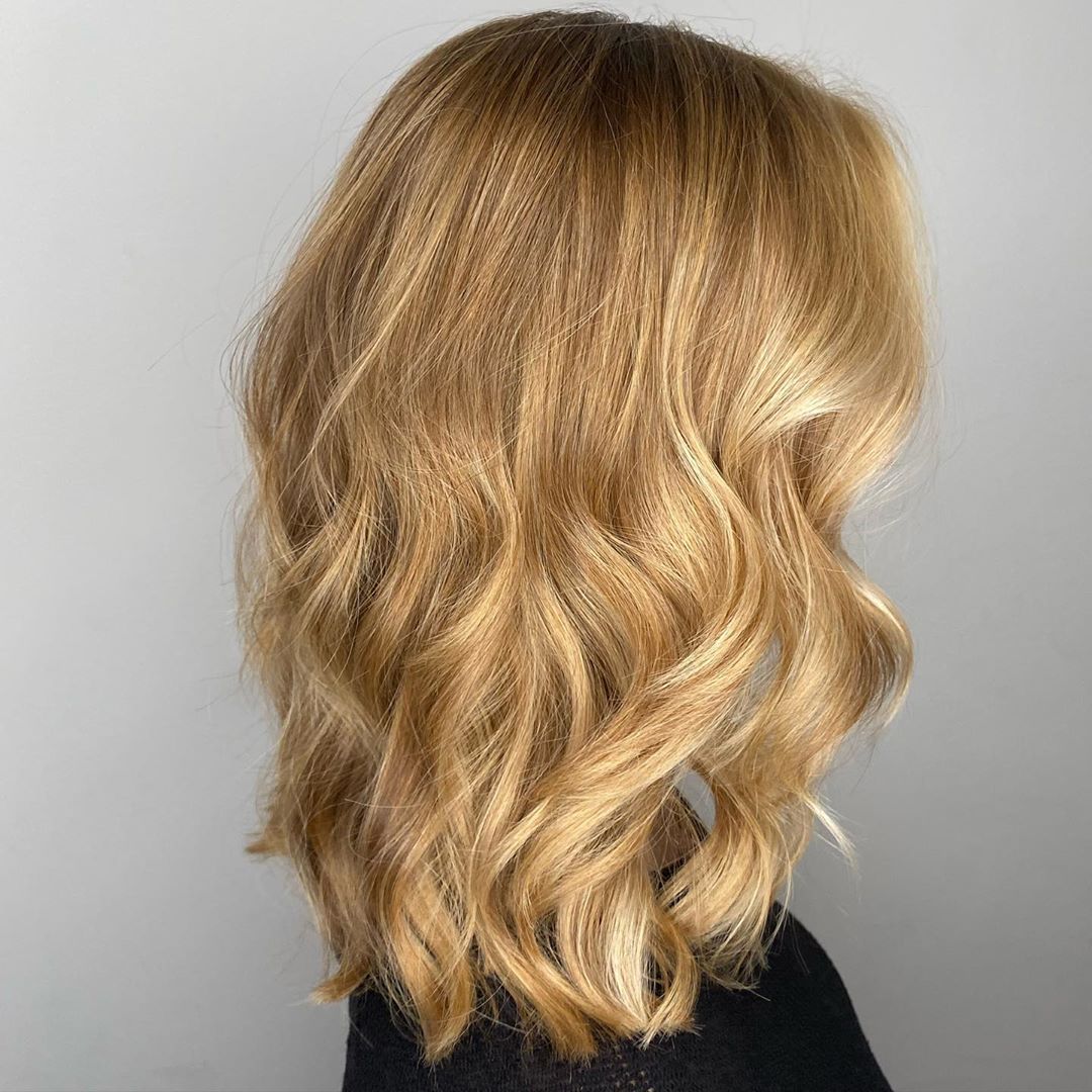 28 Blonde Hair With Lowlights You Have to See in 2021