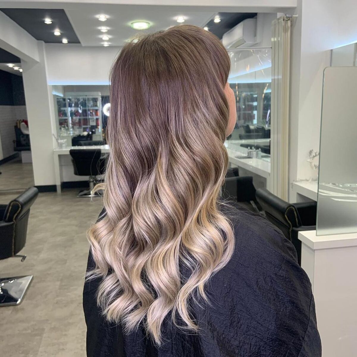 19 Best Champagne Blonde Hair Color Ideas for Every Skin Tone