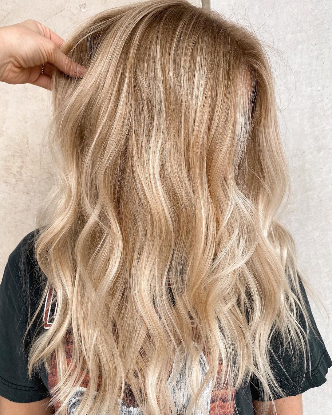28 Blonde Hair With Lowlights You Have to See in 2021