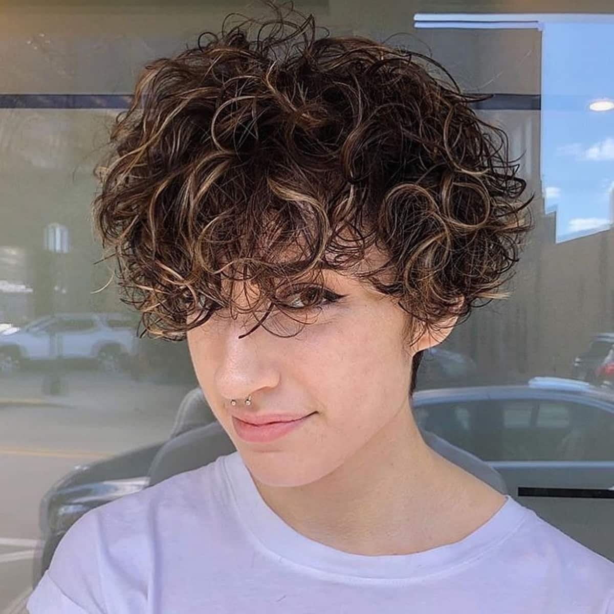 16 Modern Bowl Cut Haircut Ideas for Women