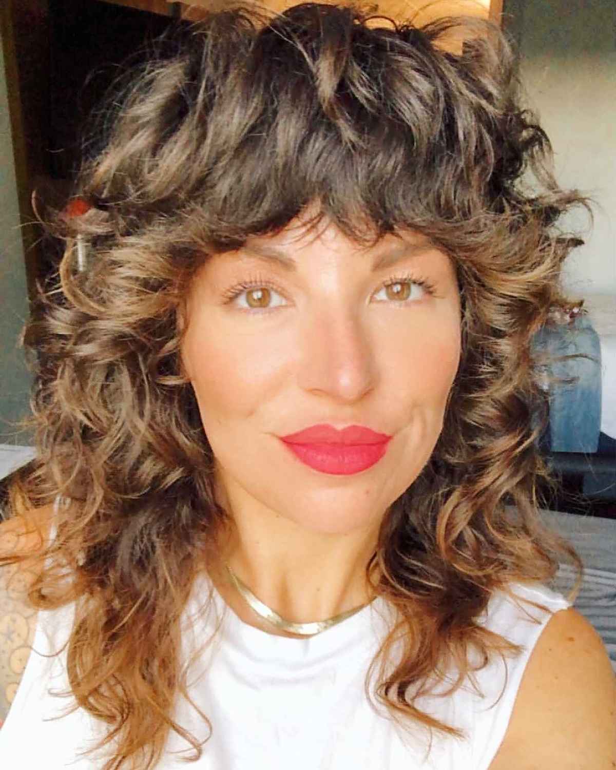 26 Low-Maintenance Shaggy Haircuts with Bangs for Busy &#038; Trendy Women