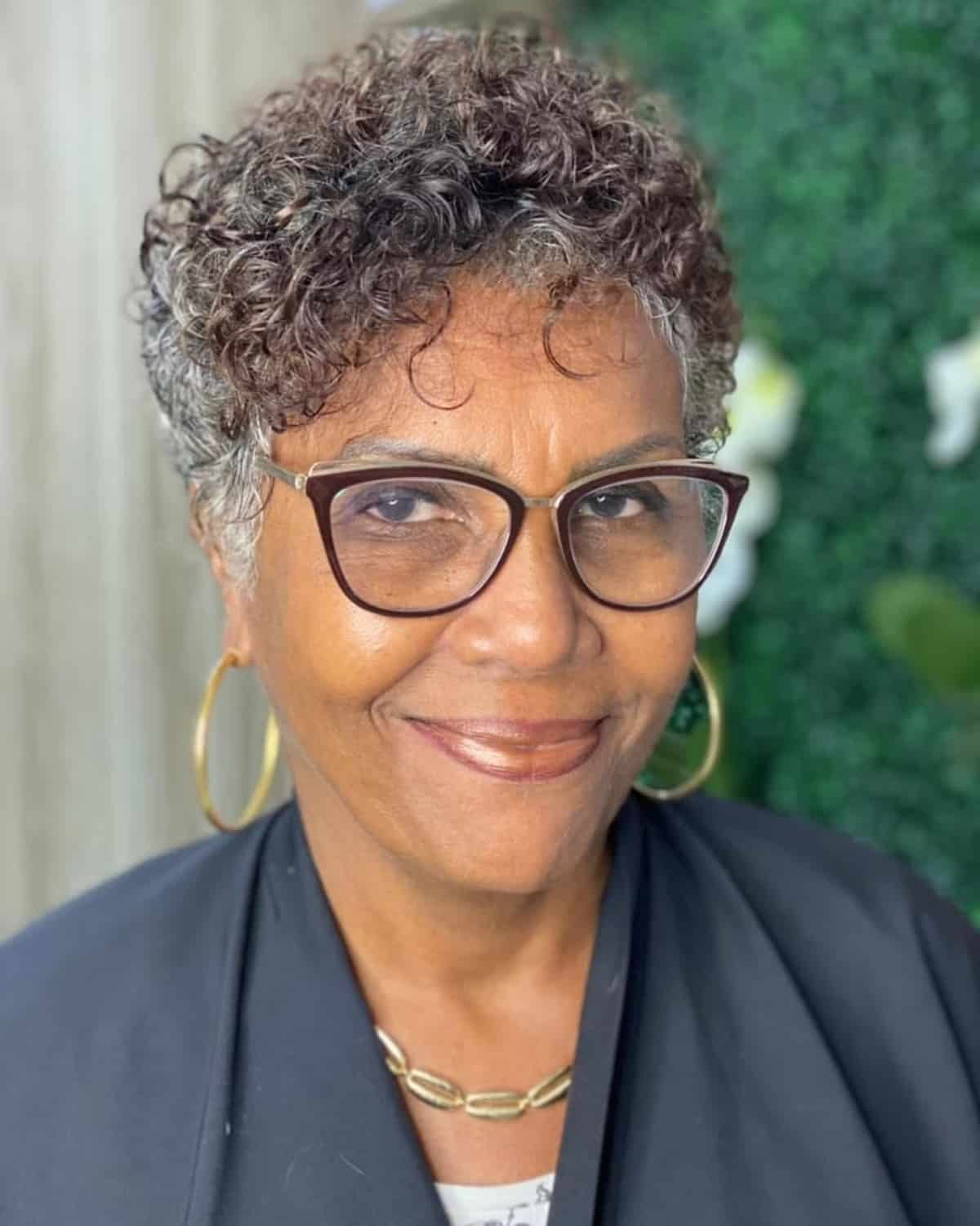 21 Most Flattering Pixie Cuts for Older Ladies with Glasses