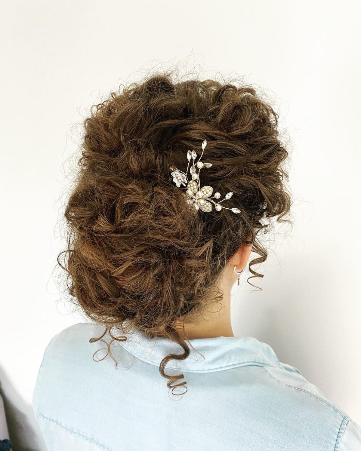 21 Gorgeous Bridesmaid Hairstyles for The Brides Big Day