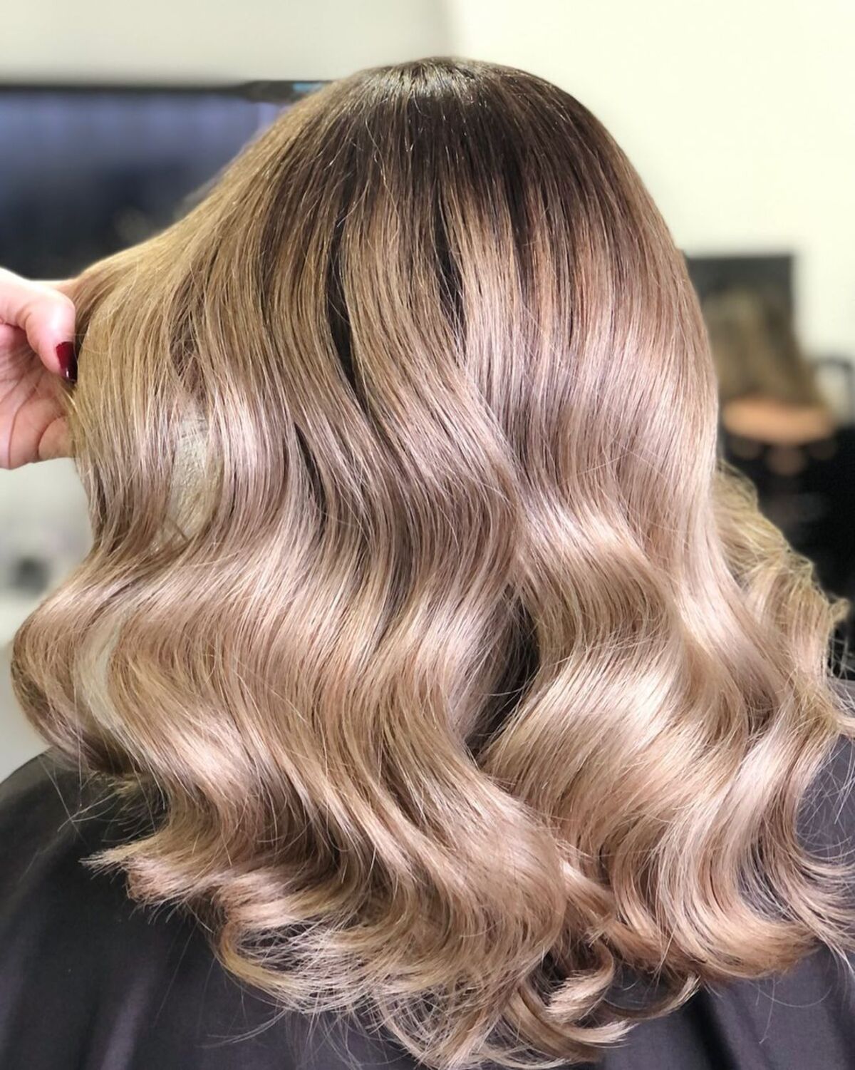 19 Best Champagne Blonde Hair Color Ideas for Every Skin Tone