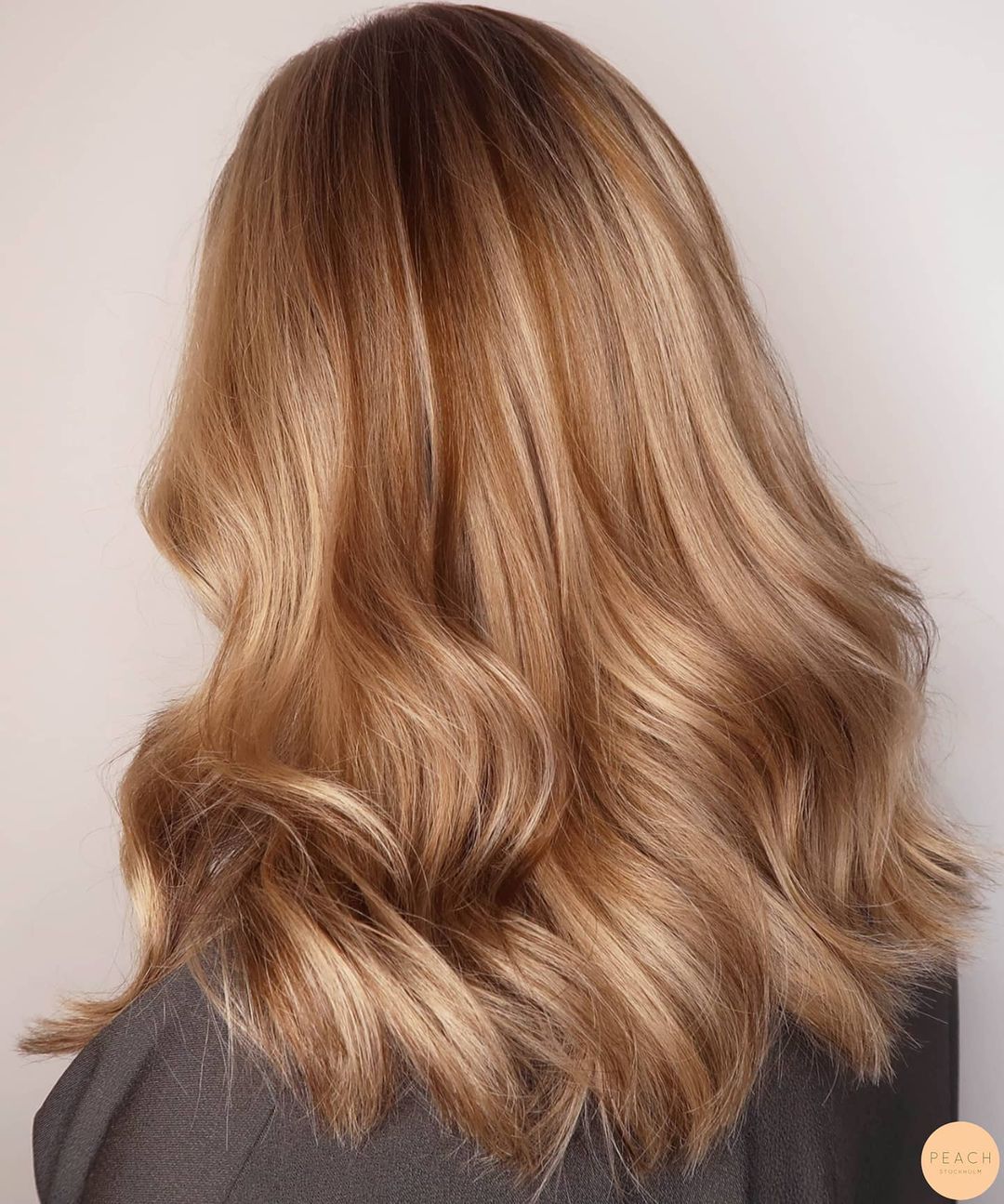 28 Blonde Hair With Lowlights You Have to See in 2021