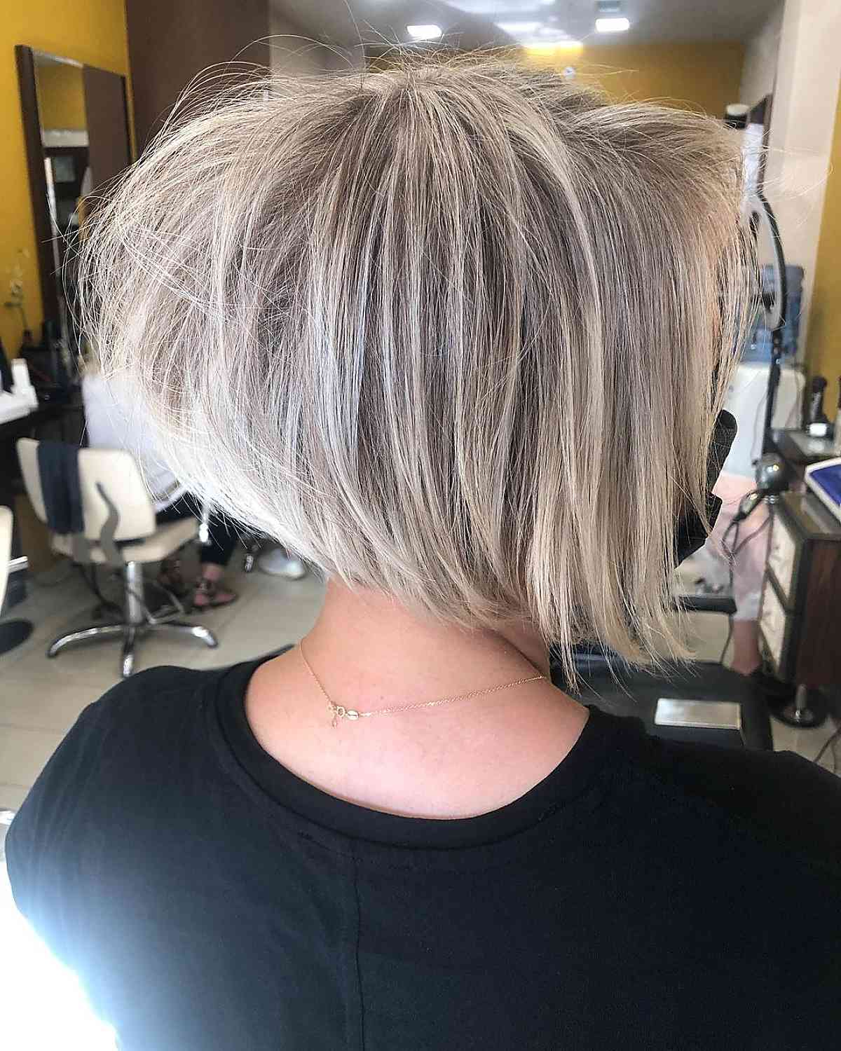 21 Short, Stacked Inverted Bob Haircut Ideas to Spice Up Your Style