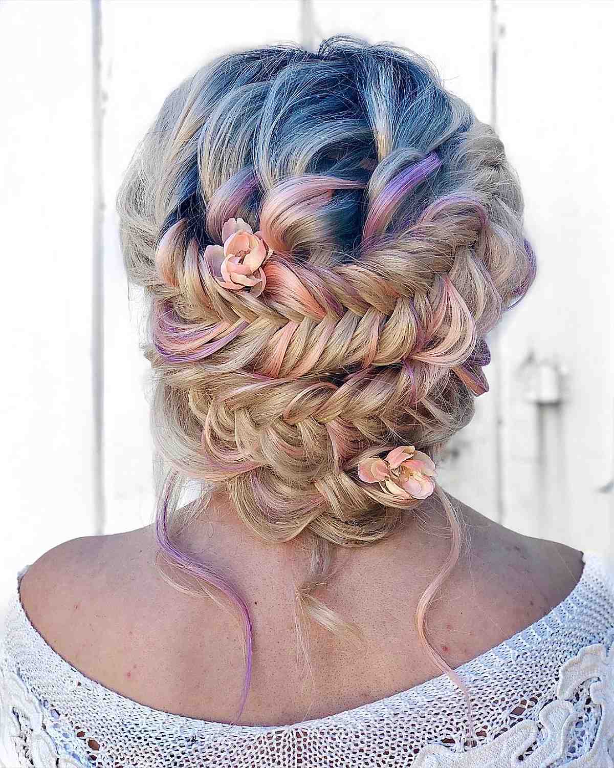 21 Gorgeous Bridesmaid Hairstyles for The Brides Big Day