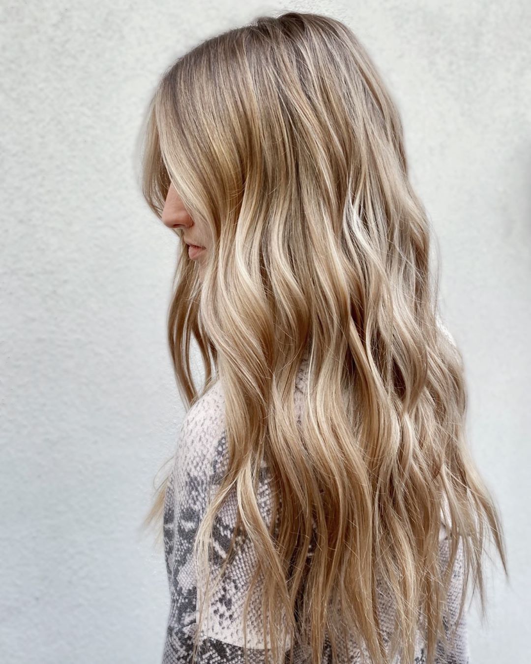 28 Blonde Hair With Lowlights You Have to See in 2021