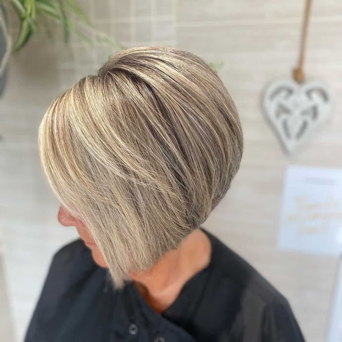 27 Gorgeous Short Bobs for Older Women with Style