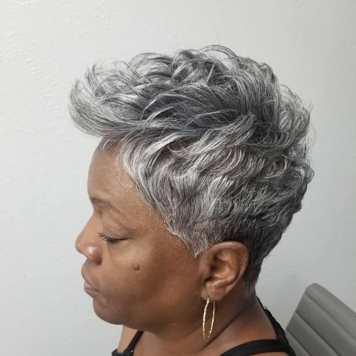17 Youthful Short Natural Haircuts for Black Women Over 50