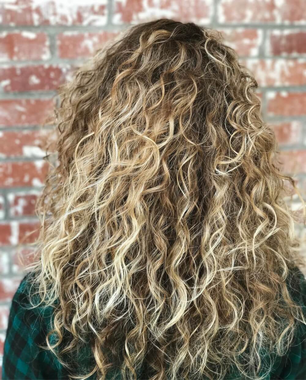 42 Stunning Blonde Highlights of 2021 &#8211; Platinum, Ash, Dirty, Honey, Dark