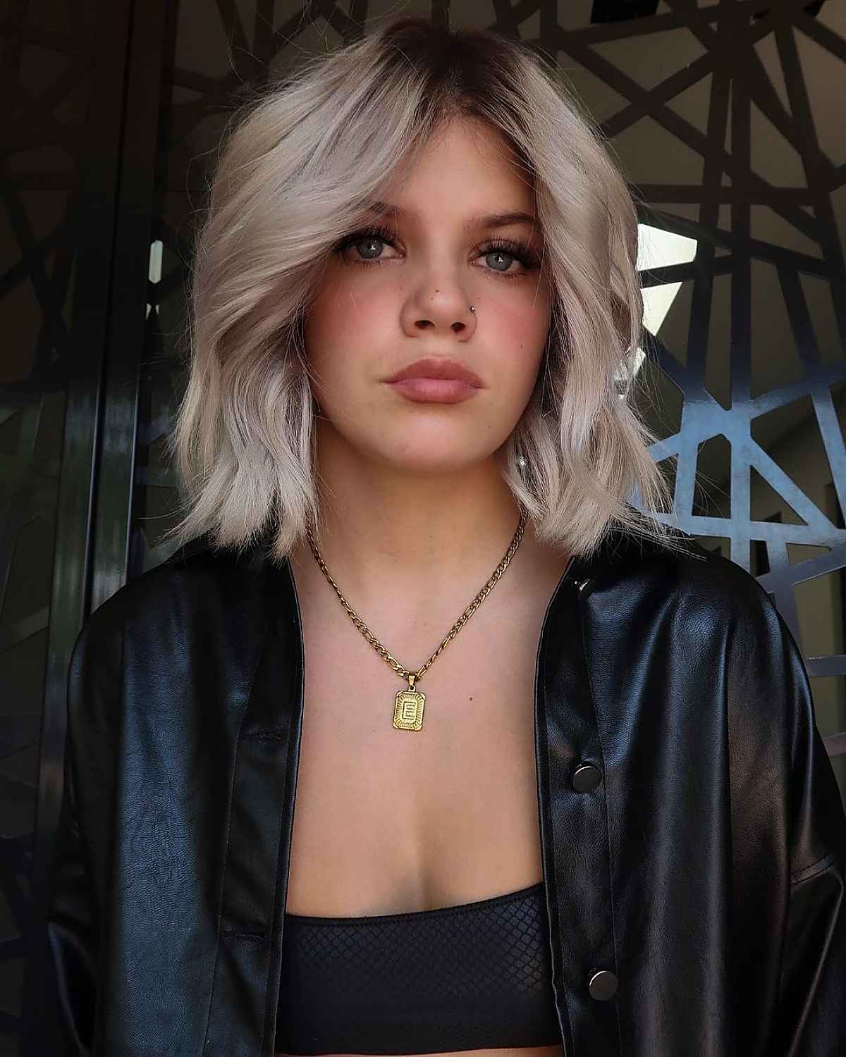 18 Blonde Hair with Dark Roots Ideas to Copy Right Now in 2021