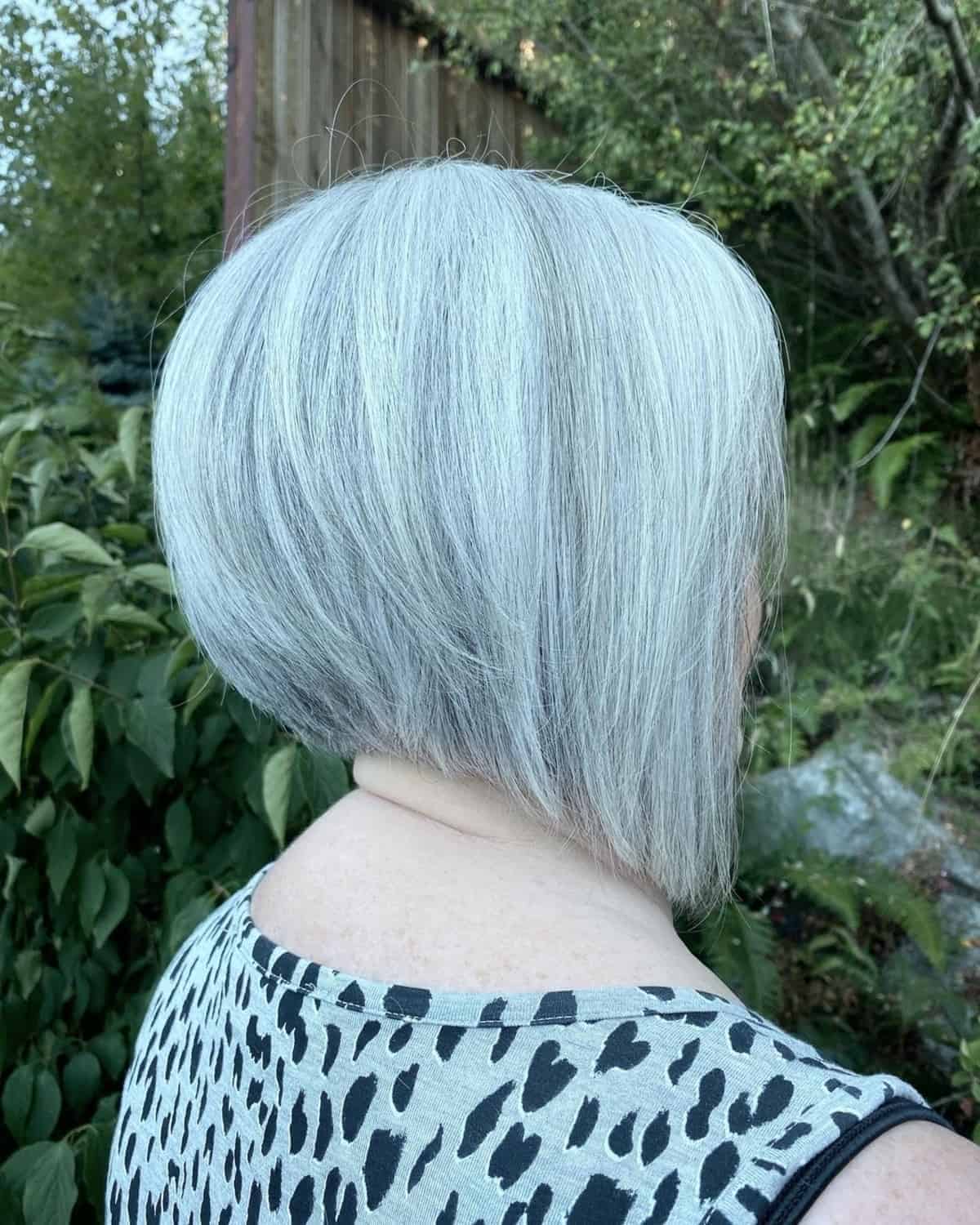 27 Gorgeous Short Bobs for Older Women with Style