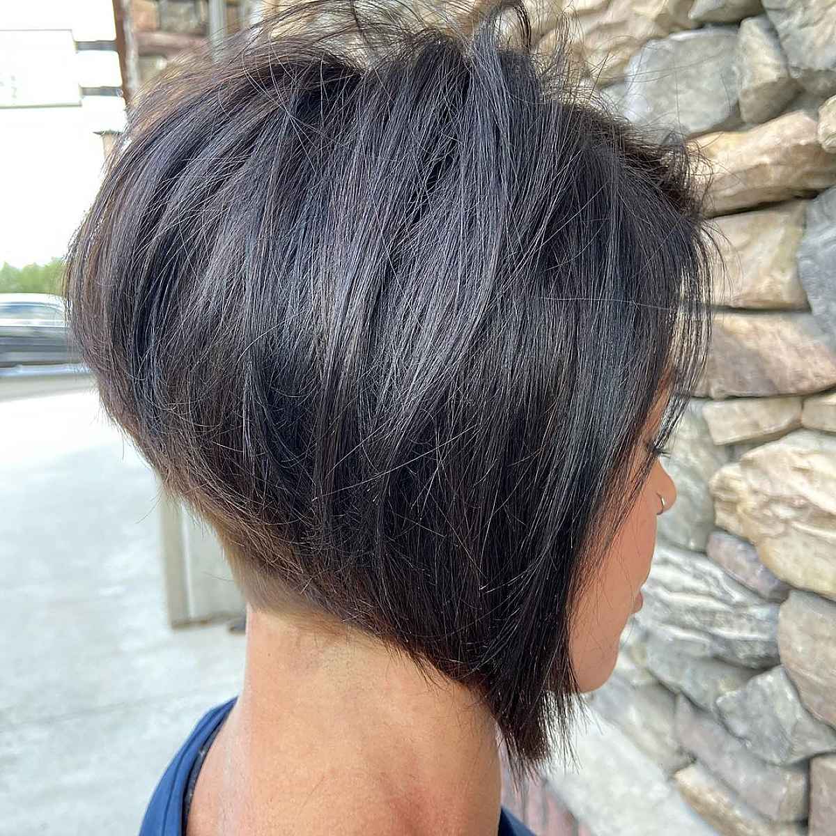 21 Short, Stacked Inverted Bob Haircut Ideas to Spice Up Your Style