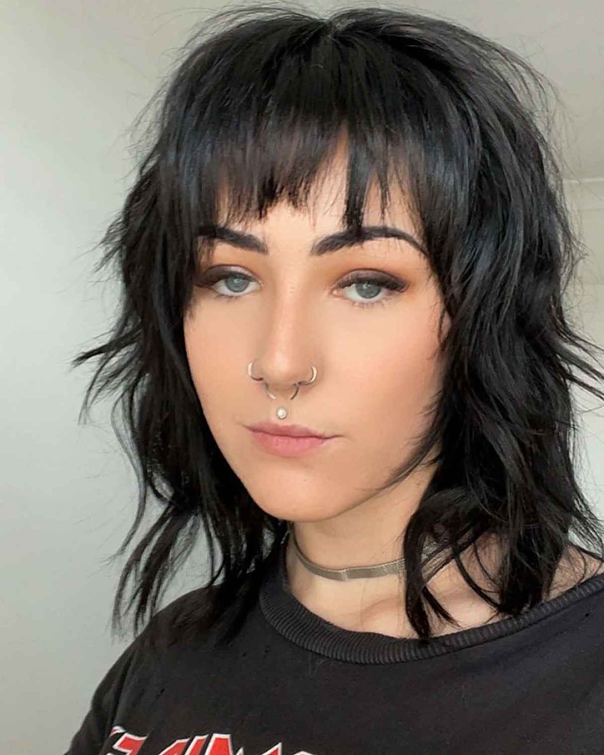 26 Low-Maintenance Shaggy Haircuts with Bangs for Busy &#038; Trendy Women