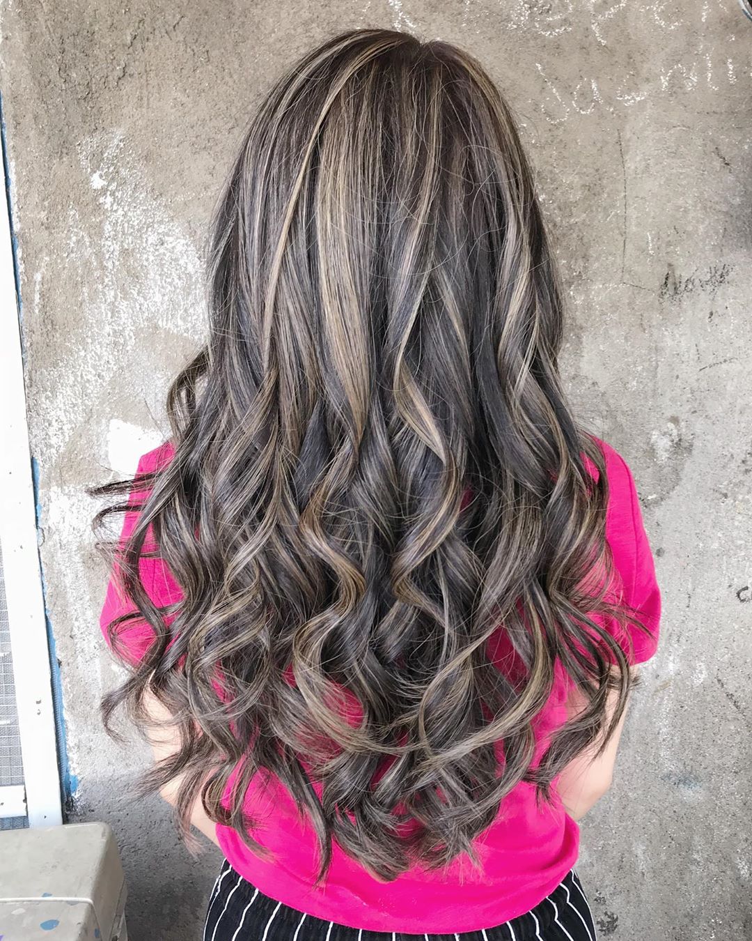 Light Ash Blonde Hair: What It Looks Like + 20 Trendy Examples