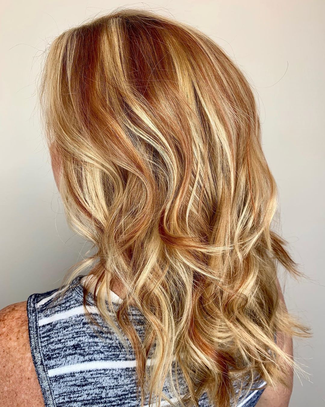 Light Ash Blonde Hair: What It Looks Like + 20 Trendy Examples
