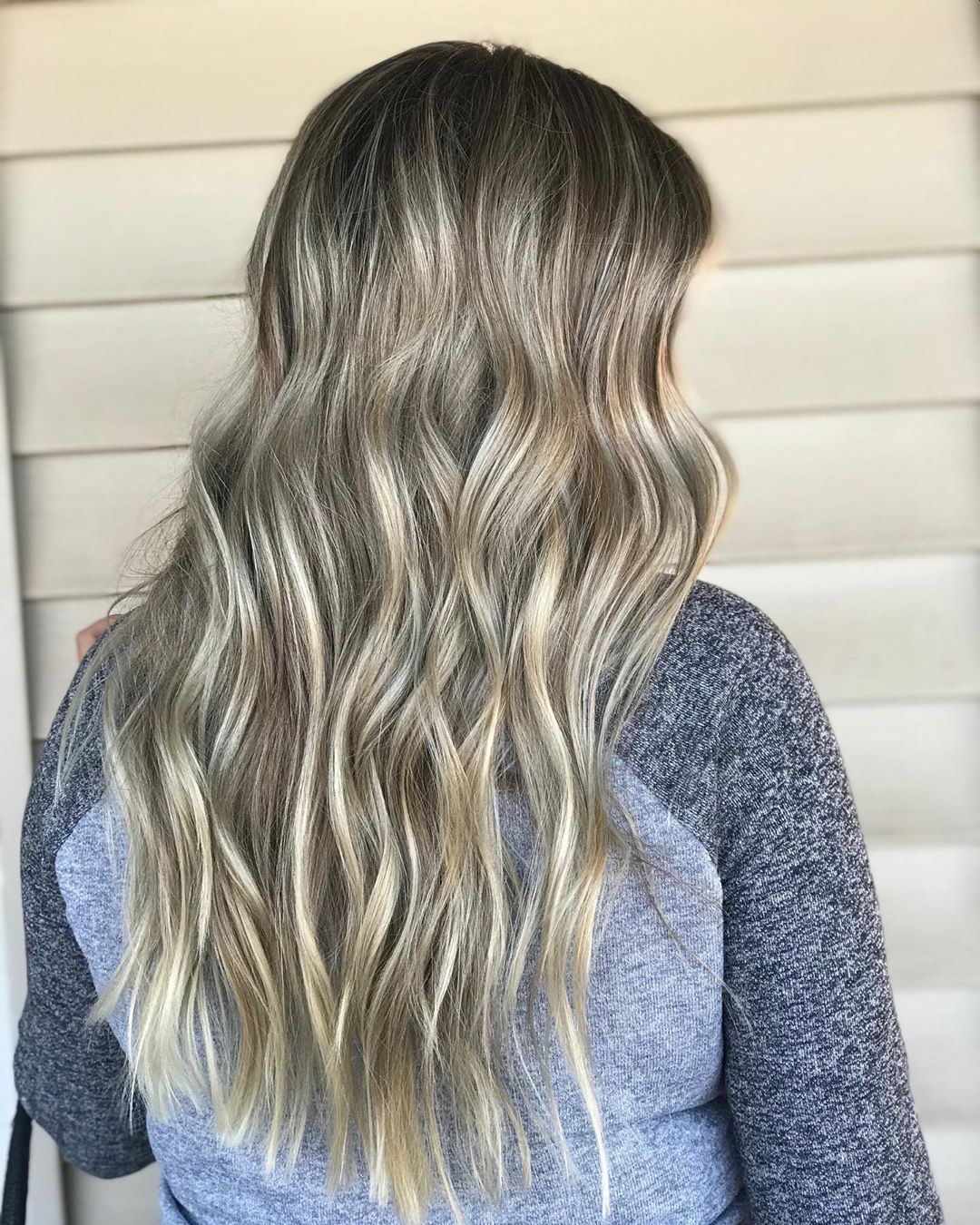 Light Ash Blonde Hair: What It Looks Like + 20 Trendy Examples
