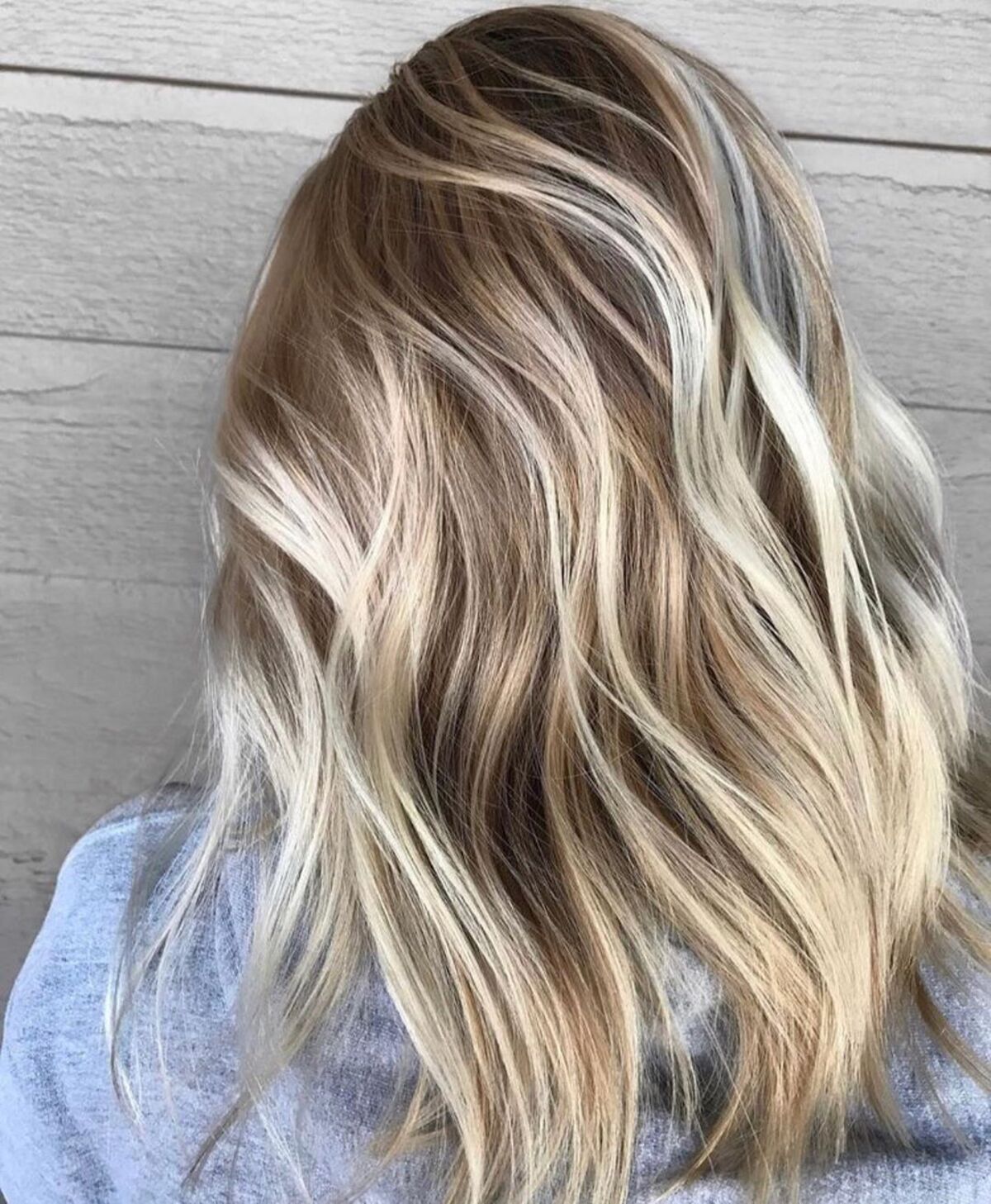 18 Best Ways to Get Light Blonde Highlights Right Now