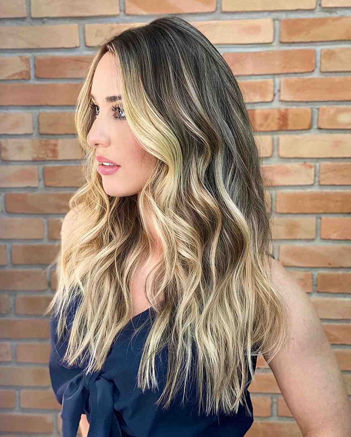 42 Stunning Blonde Highlights of 2021 &#8211; Platinum, Ash, Dirty, Honey, Dark