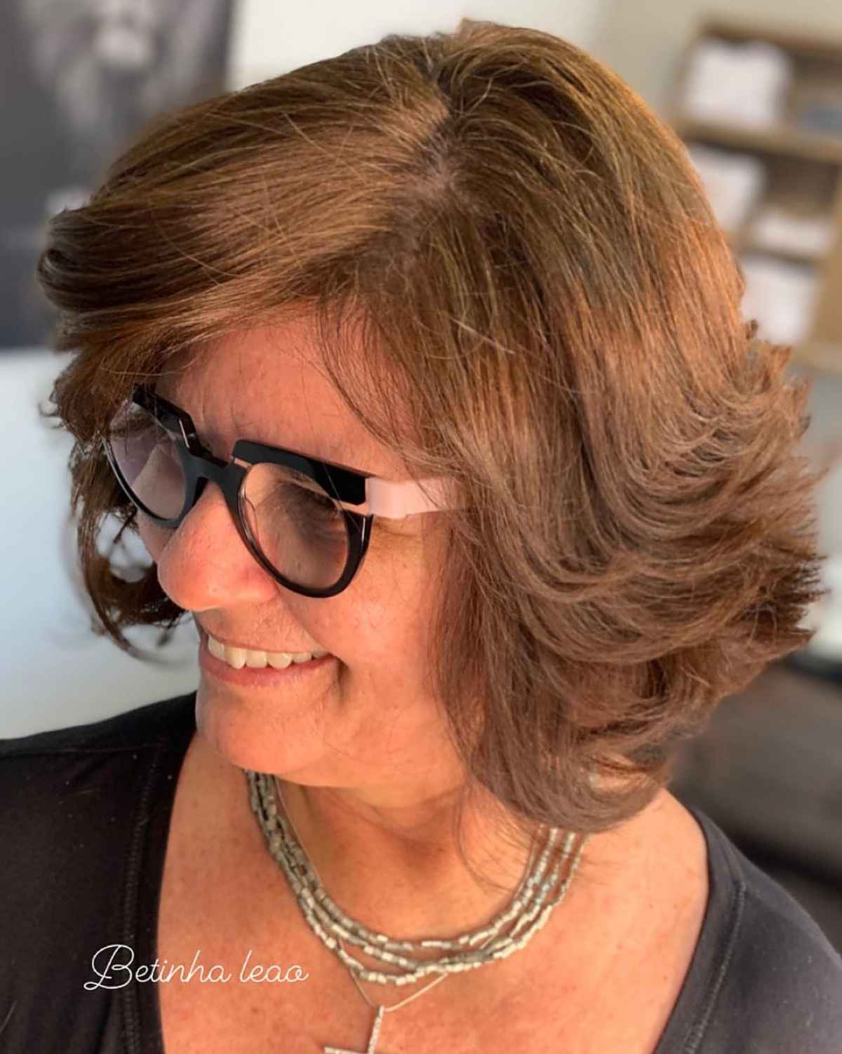 26 Ultra-Flattering Hairstyles for Women Over 70 with Glasses