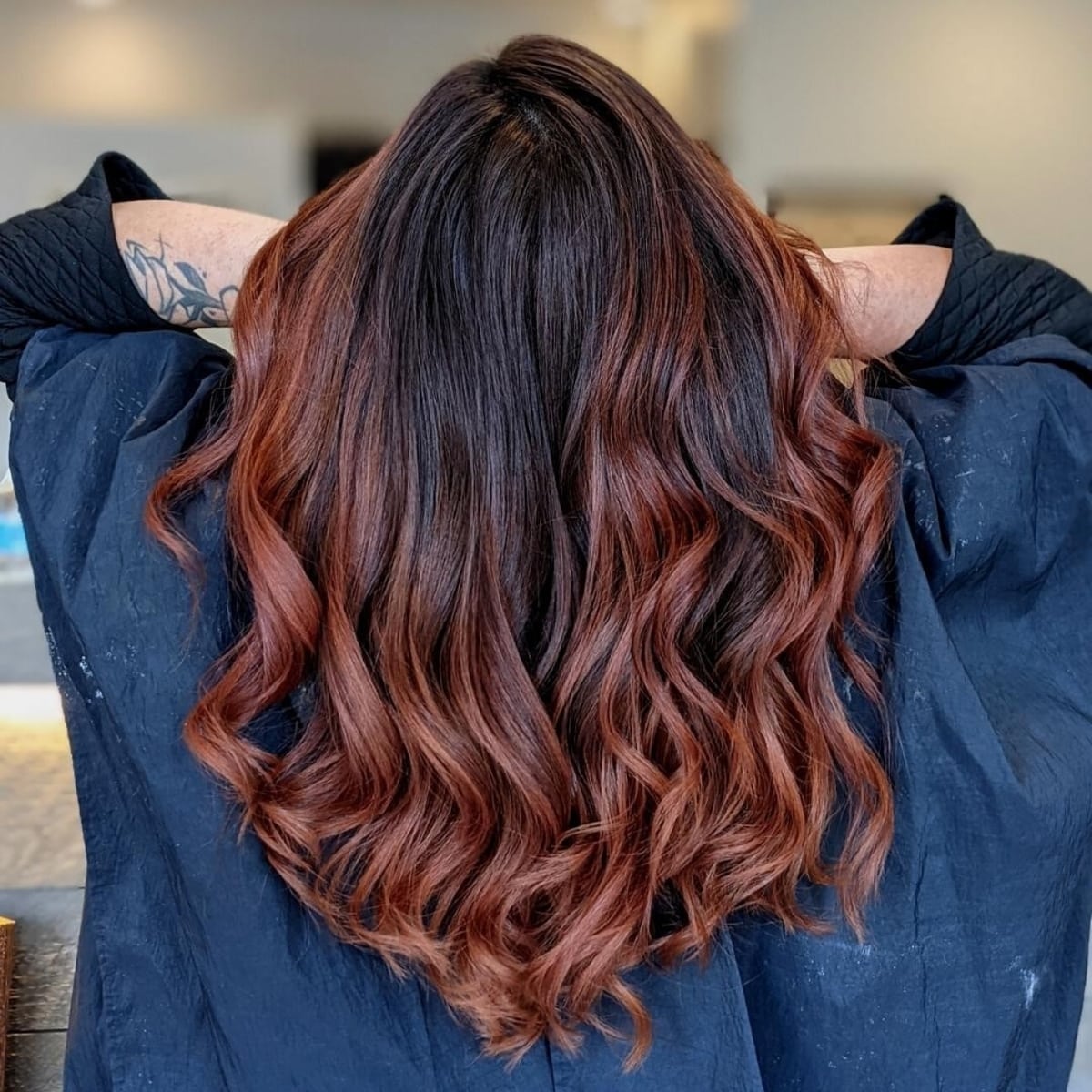 18 Best Black Hair with Red Highlights for Eye-Catching Contrast