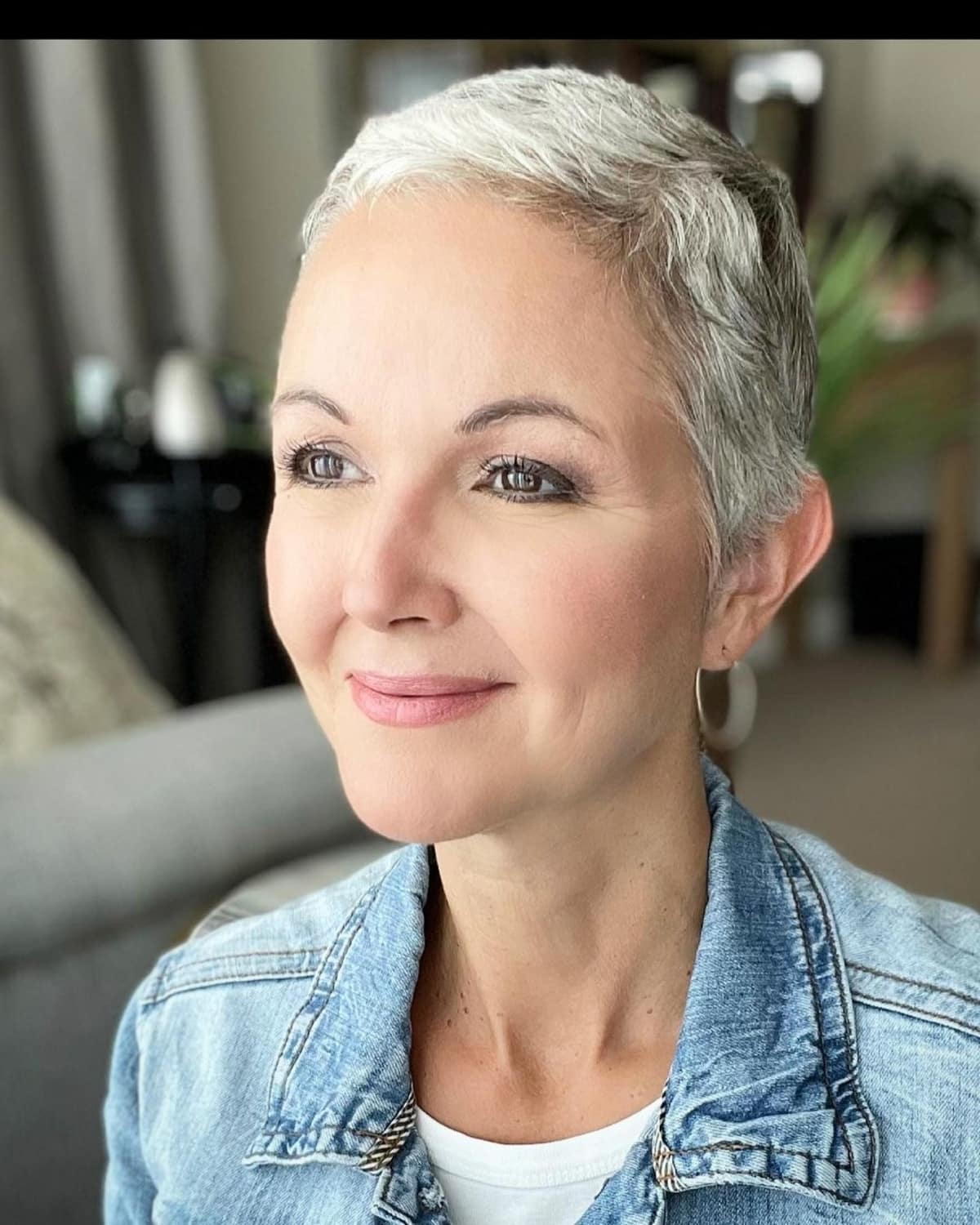 23 Trendiest Salt and Pepper Hair Color Ideas for Women